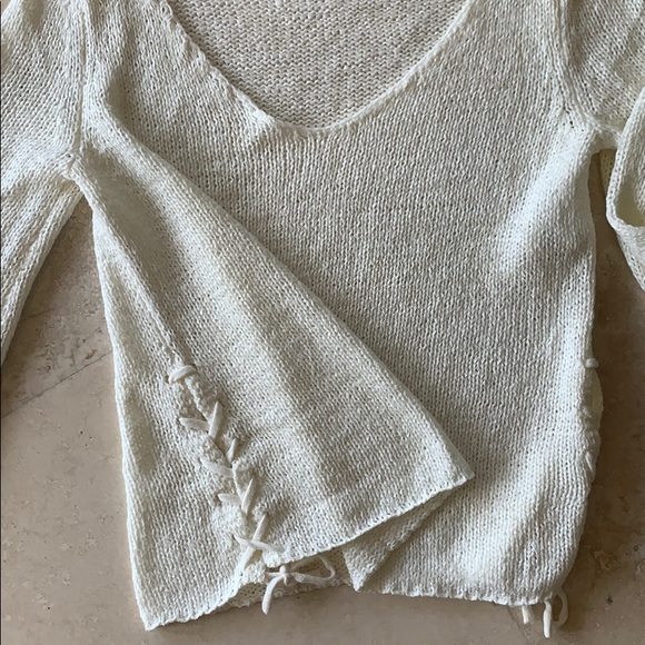 Super Cute MinkPink Sweater! - Picture 3 of 3